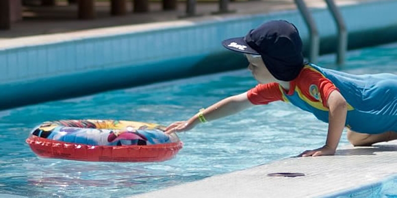 水深20センチのプールで子どもは溺死する。プール事故を防ぐためには？